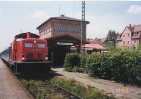 ���[�e���u���N�w