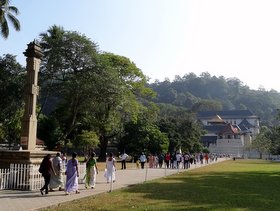 �L�����f�B06